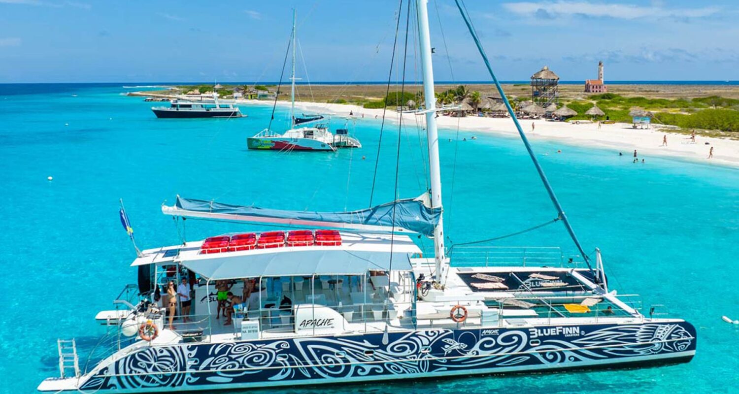 Catamaran Apache