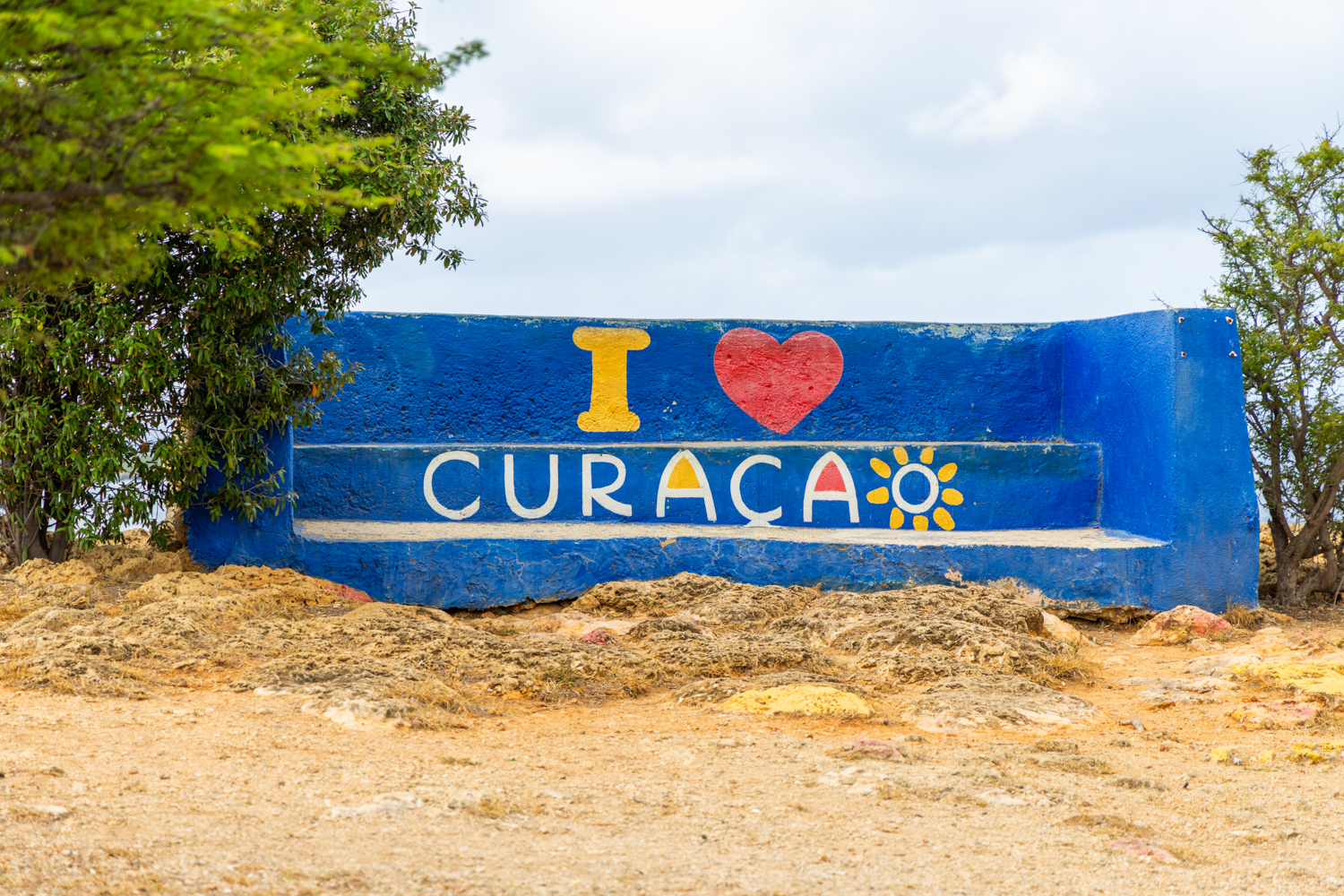 i love curacao bench